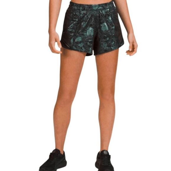 LULULEMON ATHLETICA Hotty Hot Low-Rise Short Size 4Tall - Picture 3 of 6
